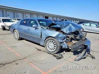 Czwarte zdjęcie samochodu z boku: 1995 LINCOLN TOWN CAR VIN:1LNHM81WX3Y646396 - miniatura