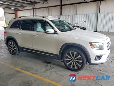 Czwarte zdjęcie samochodu z boku: 2020 MERCEDES-BENZ GLB 250 VIN:W1N4M4GB4LW050110 - miniatura