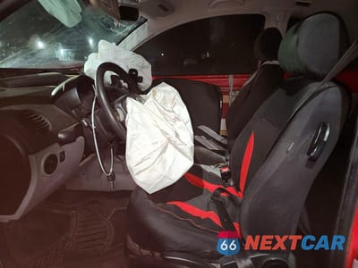 Zdjęcie 7 z 12 samochodu: 2000 VOLKSWAGEN NEW BEETLE GL VIN:3VWBA21C9YM405189 - miniatura