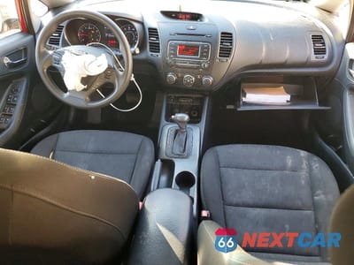 Zdjęcie 8 z 11 samochodu: 2016 KIA FORTE LX VIN:KNAFK4A6XG5564201 - miniatura