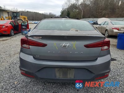Zdjęcie 6 z 12 samochodu: 2019 HYUNDAI ELANTRA SE VIN:5NPD74LF4KH401223 - miniatura