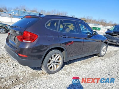 Trzecie zdjęcie samochodu z tyłu: 2015 BMW X1 XDRIVE28I VIN:WBAVL1C58FVY28848 - miniatura