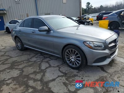 Czwarte zdjęcie samochodu z boku: 2016 MERCEDES-BENZ C 300 VIN:55SWF4JBXGU114971 - miniatura