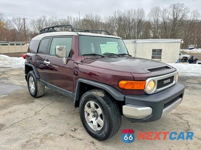 Czwarte zdjęcie samochodu z boku: 2007 TOYOTA FJ CRUISER BASE VIN:JTEBU11F470051562 - miniatura