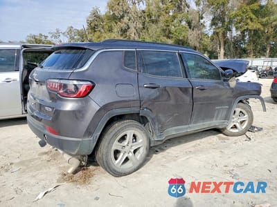 Trzecie zdjęcie samochodu z tyłu: 2023 JEEP COMPASS LATITUDE VIN:3C4NJDBN6PT562713 - miniatura