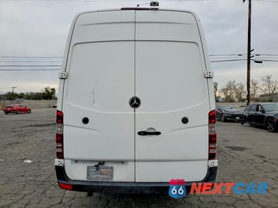 Zdjęcie 6 z 12 samochodu: 2011 MERCEDES-BENZ SPRINTER 2500 VIN:WD3PE8CB4B5568263 - miniatura