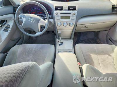 Zdjęcie 8 z 12 samochodu: 2010 TOYOTA CAMRY LE VIN:4T1BF3EK2AU026446 - miniatura