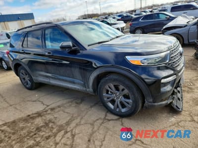 Czwarte zdjęcie samochodu z boku: 2023 FORD EXPLORER XLT VIN:1FMSK8DH0PGC32418 - miniatura