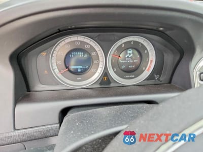 Zdjęcie 9 z 12 samochodu: 2012 VOLVO XC60 T6 VIN:YV4902DZ4C2284220 - miniatura