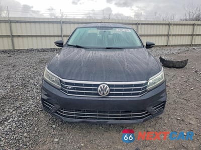 Piąte zdjęcie samochodu w środku: 2018 VOLKSWAGEN PASSAT VIN:1VWAA7A31JC004056 - miniatura
