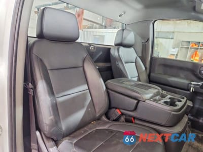 Zdjęcie 10 z 11 samochodu: 2020 CHEVROLET SILVERADO K1500 VIN:3GCNYAEH2LG287263 - miniatura