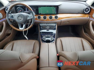 Zdjęcie 8 z 12 samochodu: 2017 MERCEDES-BENZ E 300 4MATIC VIN:WDDZF4KB8HA110608 - miniatura