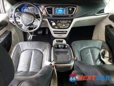 Zdjęcie 8 z 12 samochodu: 2019 CHRYSLER PACIFICA TOURING L VIN:2C4RC1BG7KR589152 - miniatura