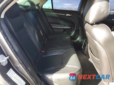 Zdjęcie 10 z 12 samochodu: 2019 CHRYSLER 300 LIMITED VIN:2C3CCAEG0KH555615 - miniatura