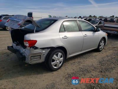 Trzecie zdjęcie samochodu z tyłu: 2013 TOYOTA COROLLA BASE VIN:5YFBU4EE8DP173821 - miniatura