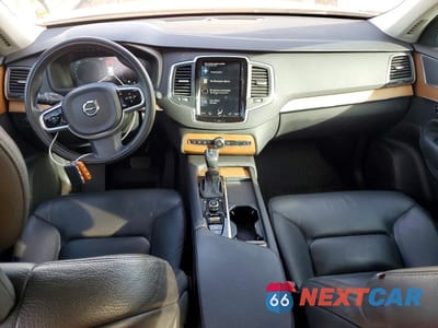 Zdjęcie 8 z 12 samochodu: 2021 VOLVO XC90 T6 MOMENTUM VIN:YV4A221K0M1764499 - miniatura