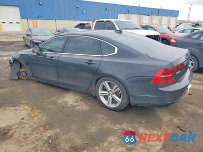 Drugie zdjęcie samochodu z przodu: 2018 VOLVO S90 T5 MOMENTUM VIN:LVY982MK7JP015958 - miniatura