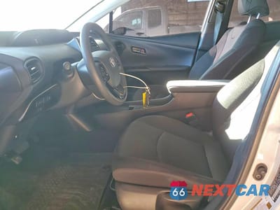 Zdjęcie 7 z 12 samochodu: 2021 TOYOTA PRIUS VIN:JTDKAMFU5M3151640 - miniatura
