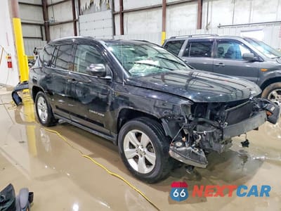 Czwarte zdjęcie samochodu z boku: 2015 JEEP COMPASS SPORT VIN:1C4NJCBB6FD281371 - miniatura