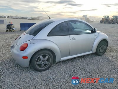 Trzecie zdjęcie samochodu z tyłu: 2000 VOLKSWAGEN NEW BEETLE GLS VIN:3VWCA21C5YM473963 - miniatura