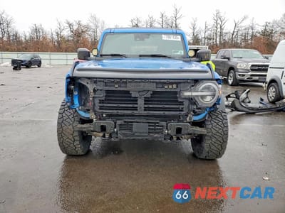 Piąte zdjęcie samochodu w środku: 2022 FORD BRONCO BASE VIN:1FMDE5BH0NLA86043 - miniatura