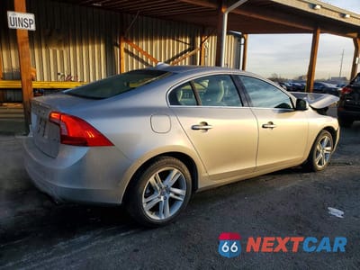 Trzecie zdjęcie samochodu z tyłu: 2014 VOLVO S60 T5 VIN:YV1612FS9E2294418 - miniatura