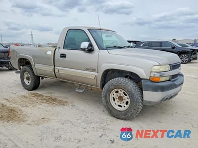 Czwarte zdjęcie samochodu z boku: 2002 CHEVROLET SILVERADO C2500 HEAVY DUTY VIN:1GCHC24162E108783 - miniatura