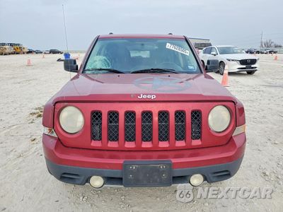 Piąte zdjęcie samochodu w środku: 2014 JEEP PATRIOT LATITUDE VIN:1C4NJPFB1ED620585 - miniatura