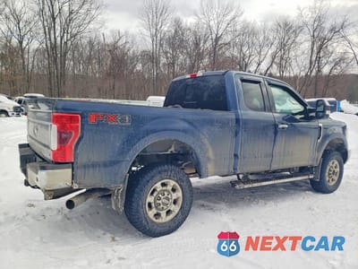 Trzecie zdjęcie samochodu z tyłu: 2017 FORD F350 SUPER DUTY VIN:1FT8X3B67HEE60353 - miniatura