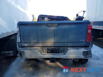 Zdjęcie 6 z 12 samochodu: 2024 CHEVROLET SILVERADO K3500 LTZ VIN:1GC4YUEY8RF373796 - miniatura