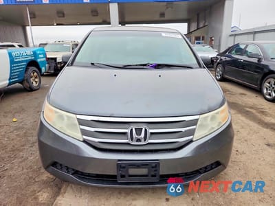 Piąte zdjęcie samochodu w środku: 2011 HONDA ODYSSEY EXL VIN:5FNRL5H64BB015111 - miniatura