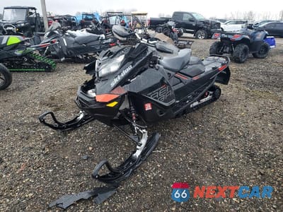 Drugie zdjęcie samochodu z przodu: 2017 SKIDOO RENEGADE X 850 E-TEC VIN:2BPSUWHJ1HV000384 - miniatura