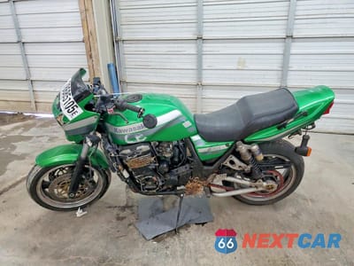 Trzecie zdjęcie samochodu z tyłu: 2000 KAWASAKI ZR1100 C VIN:JKAZRBC14YA038568 - miniatura