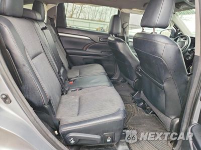 Zdjęcie 11 z 12 samochodu: 2015 TOYOTA HIGHLANDER LE VIN:5TDBKRFH1FS223934 - miniatura