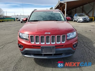 Piąte zdjęcie samochodu w środku: 2016 JEEP COMPASS LATITUDE VIN:1C4NJDEB2GD658569 - miniatura