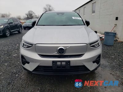 Piąte zdjęcie samochodu w środku: 2023 VOLVO XC40 RECHARGE PLUS VIN:YV4ED3UL0P2071338 - miniatura