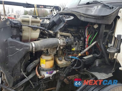 Zdjęcie 7 z 10 samochodu: 2013 FREIGHTLINER CASCADIA SEMI TRUCK VIN:1FUJGLDR3DSBV3147 - miniatura