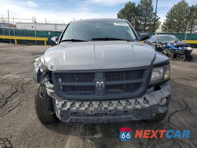 Piąte zdjęcie samochodu w środku: 2011 DODGE DAKOTA SLT VIN:1D7RW3GK0BS606474 - miniatura