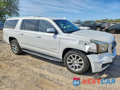 Czwarte zdjęcie samochodu z boku: 2019 GMC YUKON XL DENALI VIN:1GKS1HKJ8KR200783 - miniatura