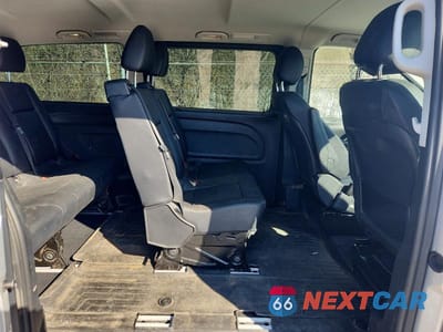 Zdjęcie 11 z 12 samochodu: 2016 MERCEDES-BENZ METRIS VIN:WD4PG2EE0G3092834 - miniatura