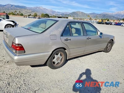 Trzecie zdjęcie samochodu z tyłu: 1998 MERCEDES-BENZ S 320W VIN:WDBGA32G0WA386203 - miniatura