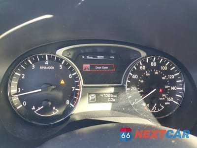 Zdjęcie 9 z 12 samochodu: 2014 NISSAN PATHFINDER S VIN:5N1AR2MM8EC606229 - miniatura