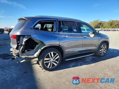 Trzecie zdjęcie samochodu z tyłu: 2017 HONDA PILOT ELITE VIN:5FNYF6H00HB000439 - miniatura