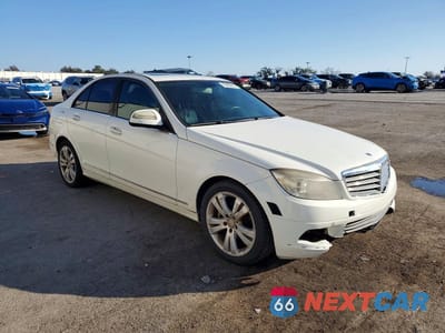 Czwarte zdjęcie samochodu z boku: 2009 MERCEDES-BENZ C 300 VIN:WDDGF54X09R046783 - miniatura