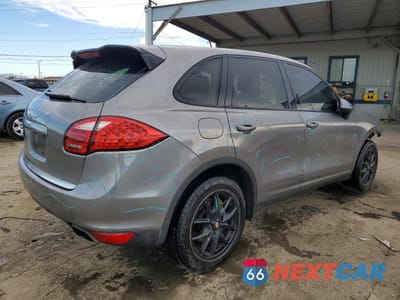 Trzecie zdjęcie samochodu z tyłu: 2011 PORSCHE CAYENNE VIN:WP1AA2A22BLA03477 - miniatura