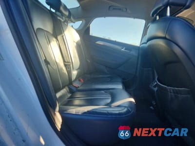 Zdjęcie 10 z 11 samochodu: 2016 HYUNDAI SONATA HYBRID VIN:KMHE34L10GA019270 - miniatura