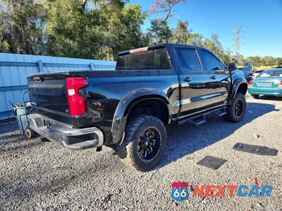 Trzecie zdjęcie samochodu z tyłu: 2020 CHEVROLET SILVERADO C1500 LT VIN:3GCPWCEDXLG177410 - miniatura