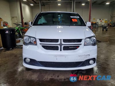 Piąte zdjęcie samochodu w środku: 2018 DODGE GRAND CARAVAN GT VIN:2C4RDGEG5JR335384 - miniatura
