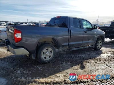 Trzecie zdjęcie samochodu z tyłu: 2018 TOYOTA TUNDRA DOUBLE CAB SR VIN:5TFUW5F13JX723931 - miniatura