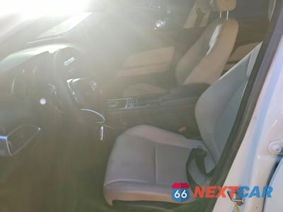 Zdjęcie 7 z 12 samochodu: 2018 JAGUAR XE VIN:SAJAR4FX4JCP27312 - miniatura